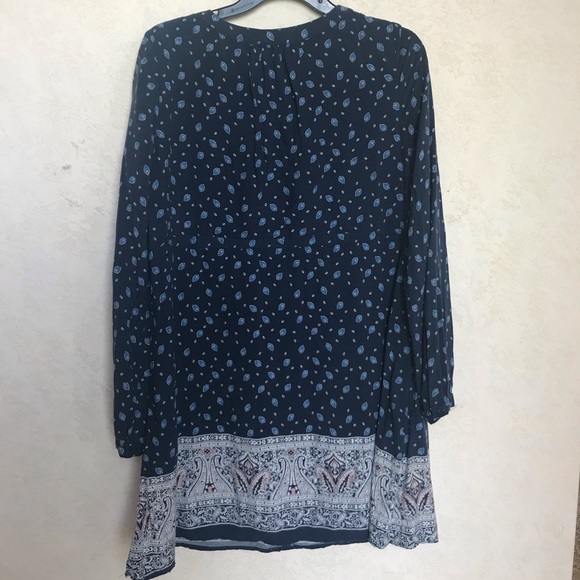 Francesca’s long sleeved dress - Picture 2 of 3